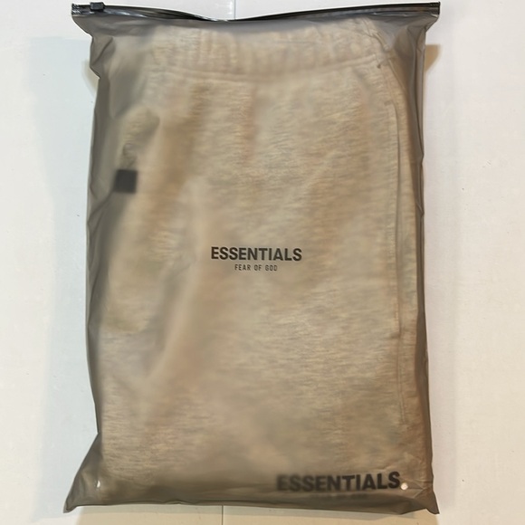 fear of god essentials light oatmeal relaxed sweatpants ss22 - Picture 8 of 9